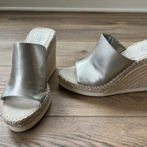 Vince Camuto Brissia Wedge Mule in Silver Size 7.5